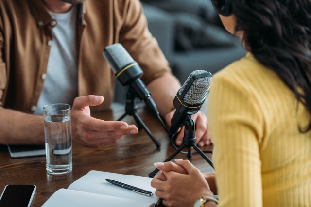 Building Your Brand with Podcasting: Tips for Creating a Compelling Show